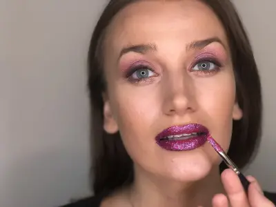 Alkalmi smink-és frizura