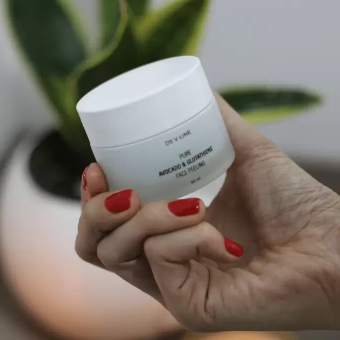 DS V-LINE Pure Avocado & Gluthatione Face Peeling